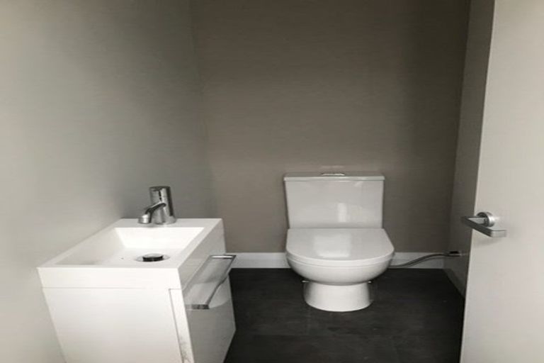 Photo of property in 147 Tasman Street, Mount Cook, Wellington, 6021