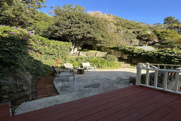 Photo of property in 1/1 Wilkinson Street, Oriental Bay, Wellington, 6011