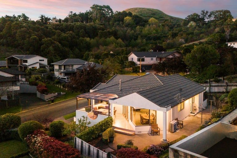 Photo of property in 11a Cumberland Rise, Taradale, Napier, 4112