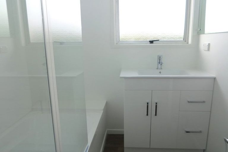 Photo of property in 380 East Coast Road, Sunnynook, Auckland, 0630