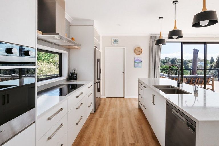 Photo of property in 4r Estates Terrace, Welcome Bay, Tauranga, 3175