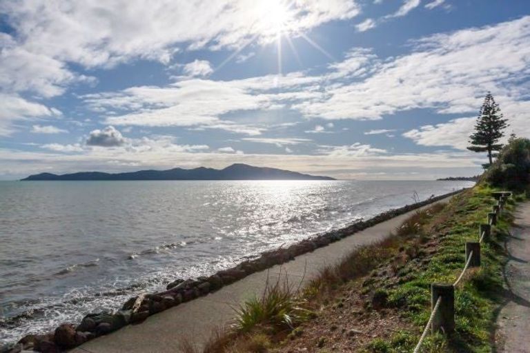 Photo of property in 17 The Esplanade, Raumati South, Paraparaumu, 5032