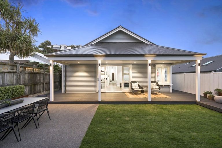 Photo of property in 23 Ferry Street, Seatoun, Wellington, 6022