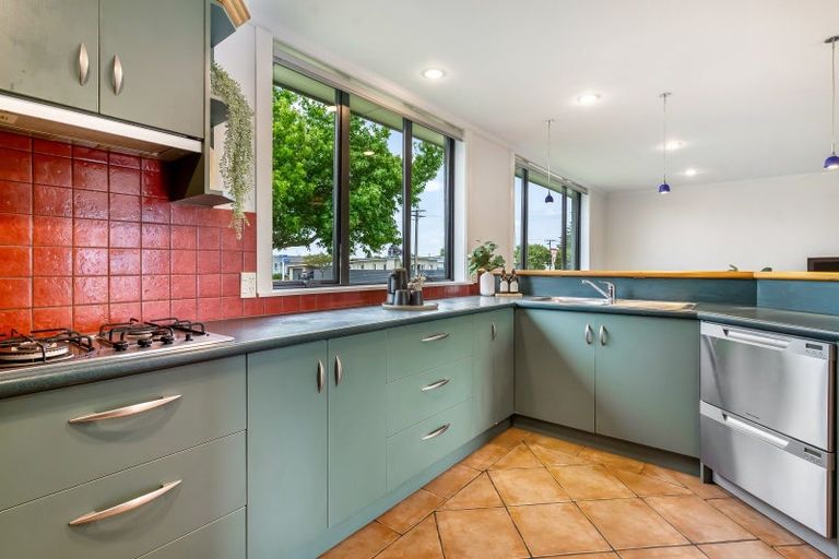 Photo of property in 32 Mary Street, Winton, 9720