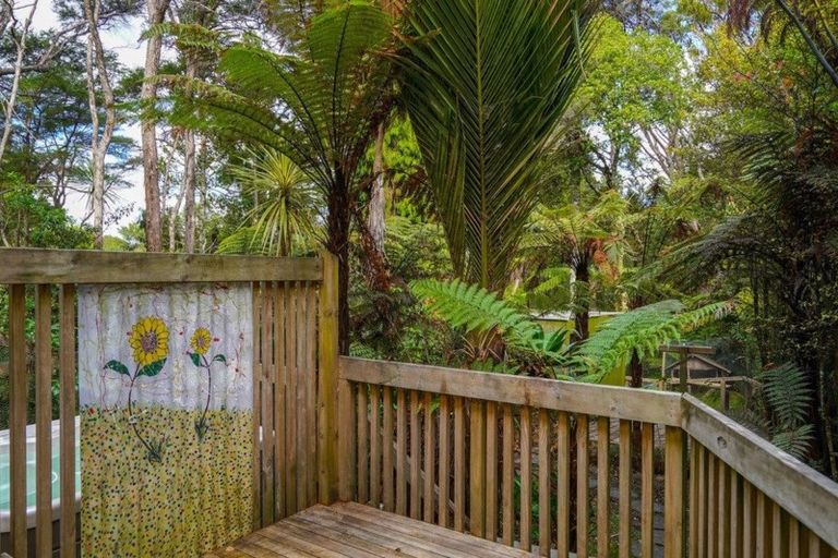 Photo of property in 202 Godley Road, Titirangi, Auckland, 0604