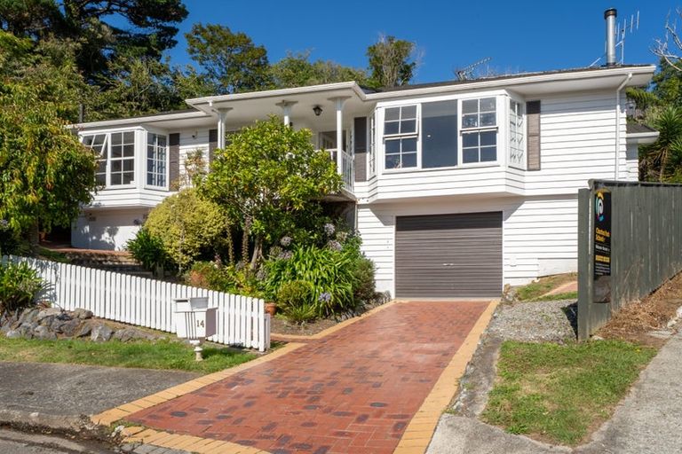 Photo of property in 14 Dormar Place, Churton Park, Wellington, 6037