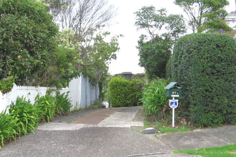 Photo of property in 2/27 Huka Road, Birkenhead, Auckland, 0626