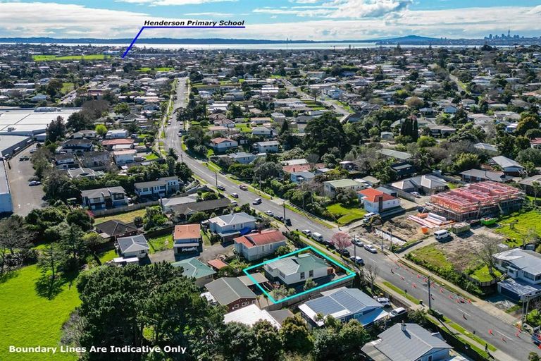 Photo of property in 47 Newington Road, Henderson, Auckland, 0612