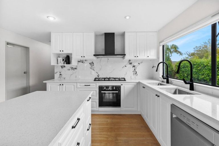 Photo of property in 19 Woodside Avenue, Northcote, Auckland, 0627