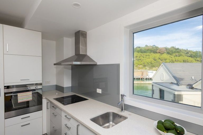 Photo of property in Marina View Apartments, 307/4 Reads Quay, Gisborne, 4010
