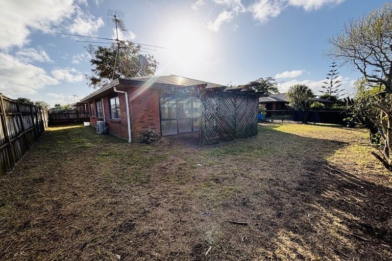 Photo of property in 21 Robertson Road, Favona, Auckland, 2024