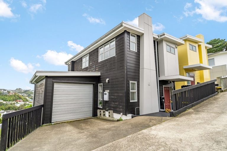 Photo of property in 15 Marjory Close, Broadmeadows, Wellington, 6035