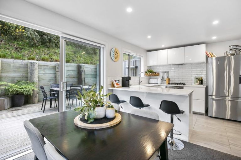 Photo of property in 20b Rarangi Way, Owhiro Bay, Wellington, 6023