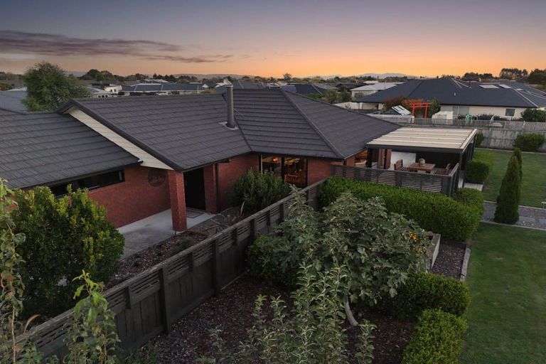 Photo of property in 7 Routhan Way, Carterton, 5713