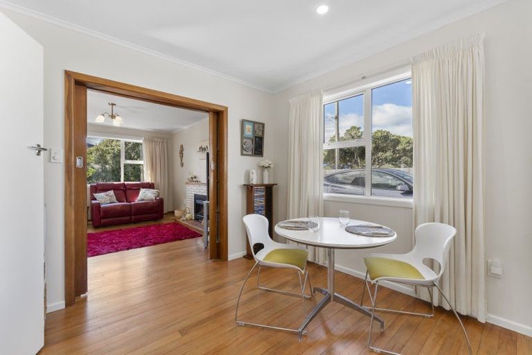 Photo of property in 4 Kowhai Street, Otaki Beach, Otaki, 5512