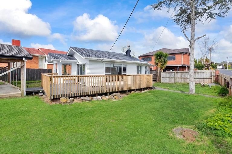 Photo of property in 65 Larnoch Road, Henderson, Auckland, 0610