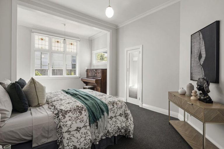 Photo of property in 212 Queens Drive, Lyall Bay, Wellington, 6022