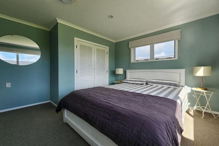 Photo of property in 8 Hussey Street, Oakura, 4314