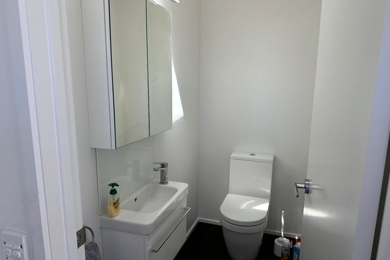 Photo of property in 1a Moncks Spur Road, Redcliffs, Christchurch, 8081