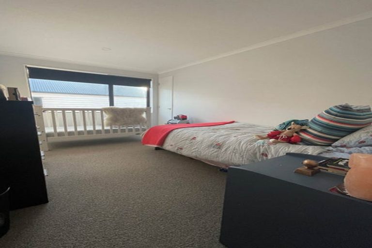 Photo of property in 3 Maureen Close, East Tamaki Heights, Auckland, 2016