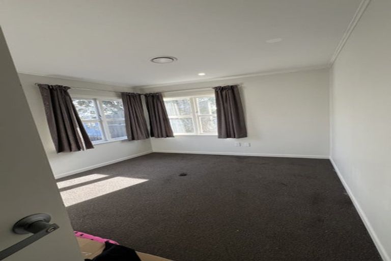 Photo of property in 19 Oswald Crescent, Paparangi, Wellington, 6037