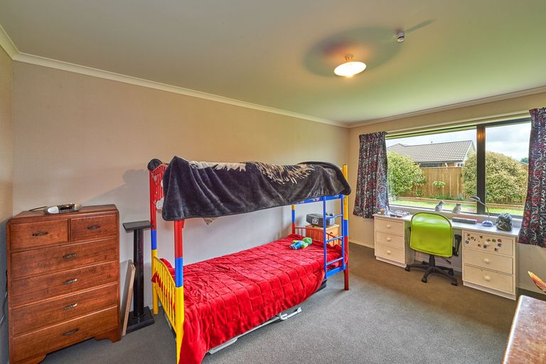 Photo of property in 4 Cleveland Heights, Kelvin Grove, Palmerston North, 4414