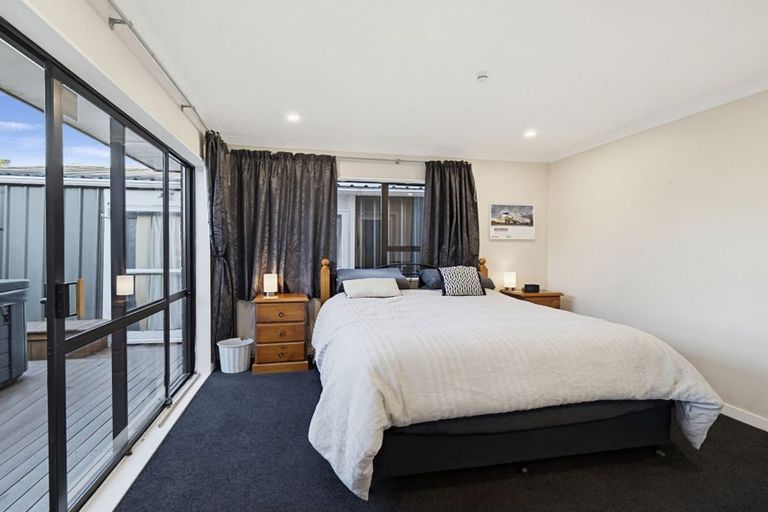 Photo of property in 77 Avondale Road, Taradale, Napier, 4112