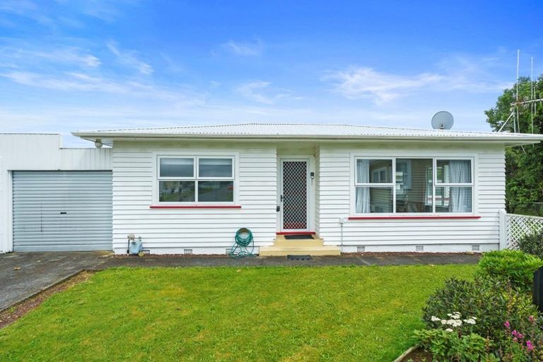 Photo of property in 6 Eton Place, Levin, 5510