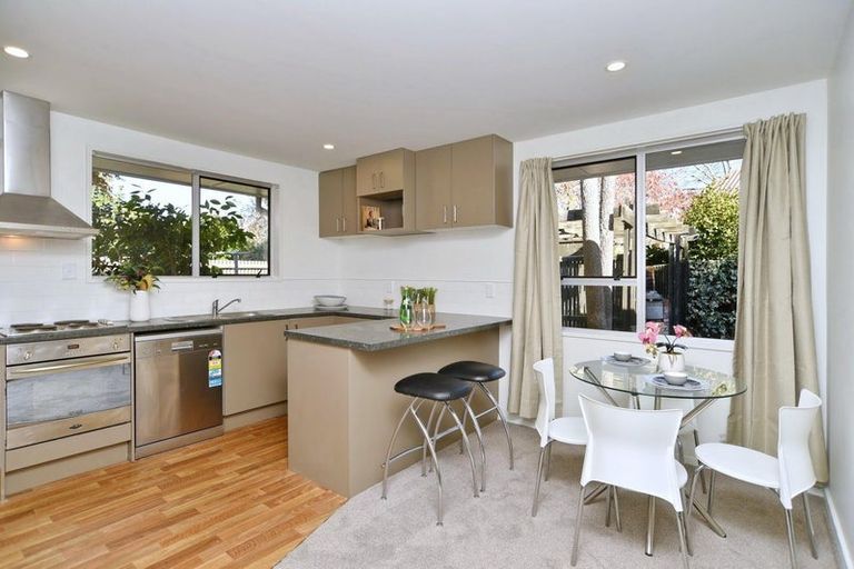 Photo of property in 2/21 Wyatt Place, Russley, Christchurch, 8042