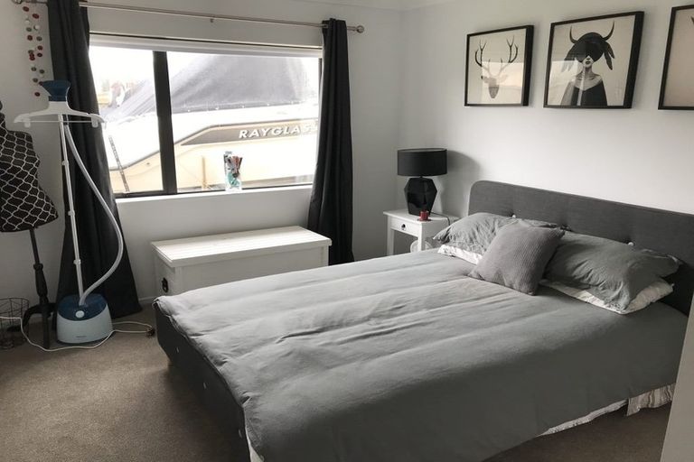 Photo of property in 22 Ripple Grove, Waiuku, 2123