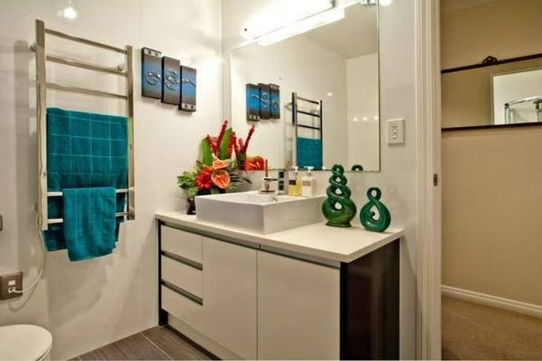 Photo of property in 44 Borneo Drive, Fairview Heights, Auckland, 0632