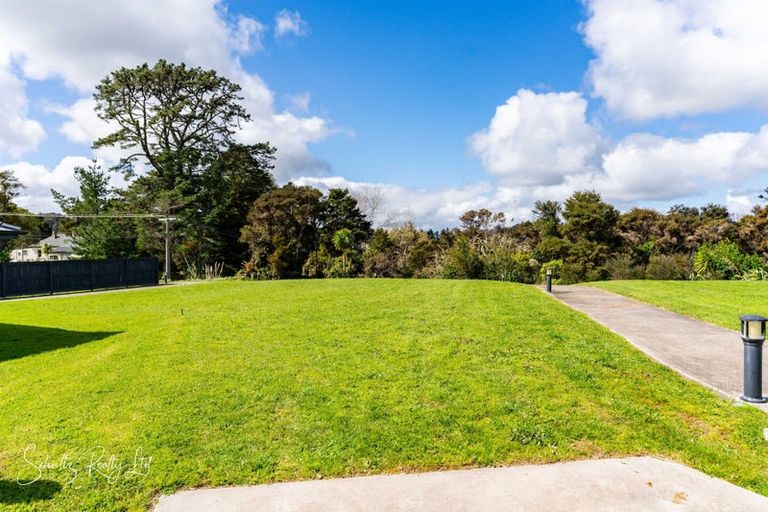 Photo of property in 11 Manaaki Circle, Paparoa, 0571