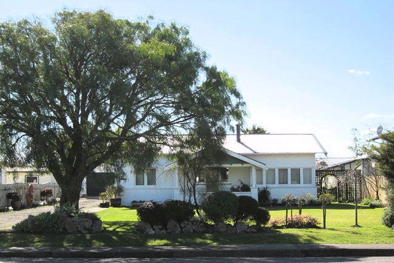 Photo of property in 12 Gaisford Terrace, Waipukurau, 4200