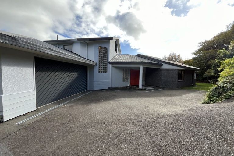 Photo of property in 6 Bushview Place, Upper Vogeltown, New Plymouth, 4310