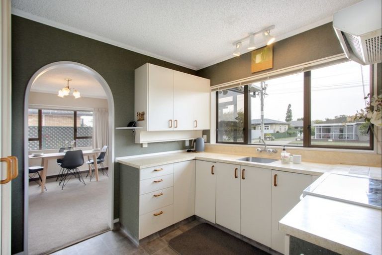 Photo of property in 1/52 Avondale Road, Taradale, Napier, 4112