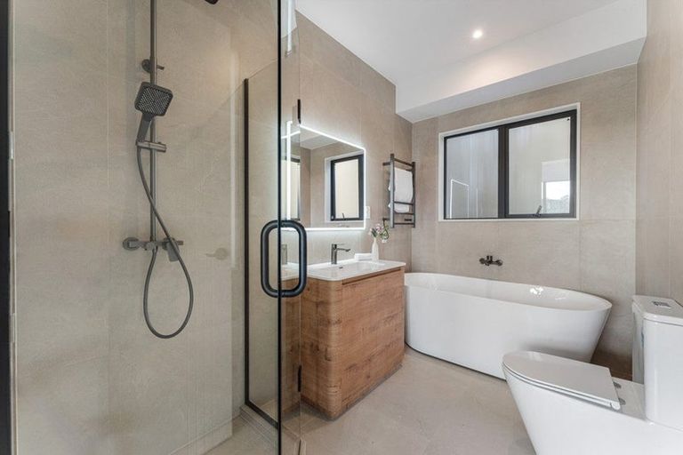 Photo of property in 244e West Hoe Heights, Orewa, 0931