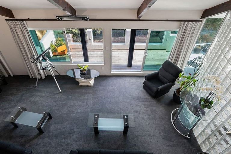 Photo of property in 5 Rangiuru Road, Mahina Bay, Lower Hutt, 5013