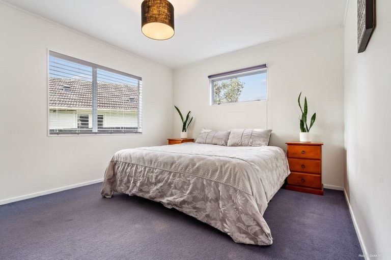 Photo of property in 12 Brookfield Road, Te Atatu Peninsula, Auckland, 0610