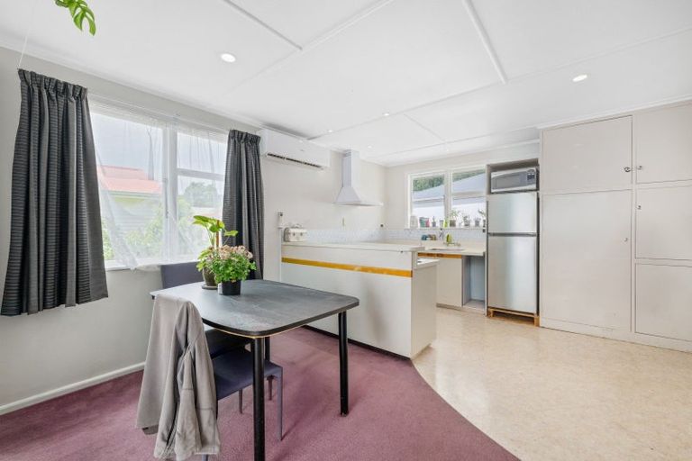 Photo of property in 14 Wairau Road, Picton, 7220