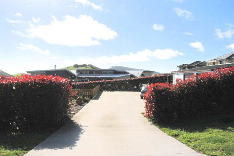 Photo of property in 103r Waikite Road, Welcome Bay, Tauranga, 3175