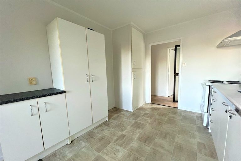 Photo of property in 21 Rehia Road, Massey, Auckland, 0614