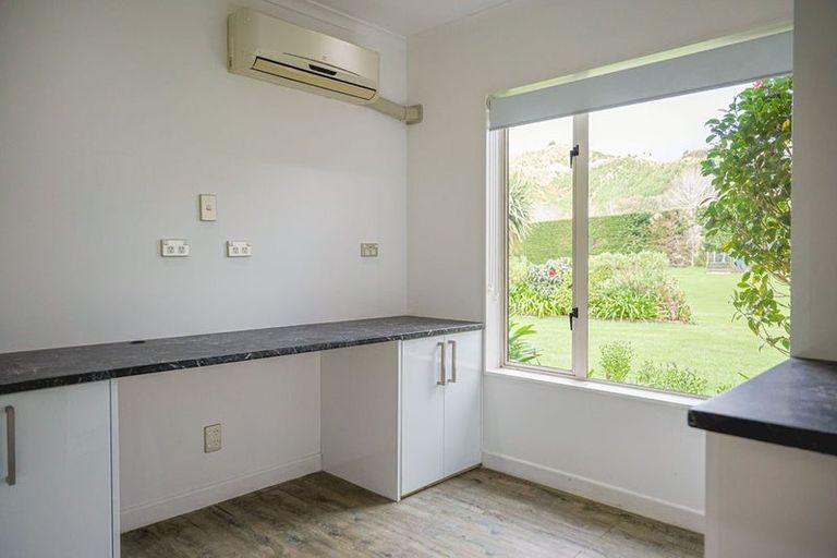 Photo of property in 20 Maui Pomare Road, Nikau Valley, Paraparaumu, 5032