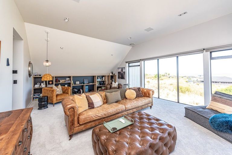 Photo of property in 24 Golf Vue Place, Castlecliff, Whanganui, 4501