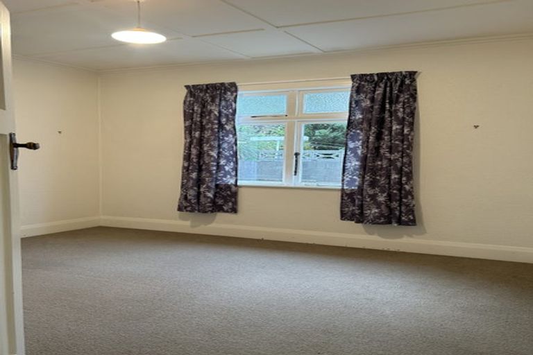 Photo of property in 76 Mitchell Street, Brooklyn, Wellington, 6021