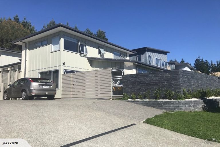 Photo of property in 19 Pacific View, Whitby, Porirua, 5024