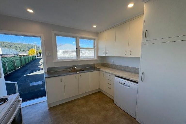 Photo of property in 132 Martin Street, Wallaceville, Upper Hutt, 5018