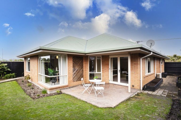 Photo of property in 131 Prestons Road, Redwood, Christchurch, 8051