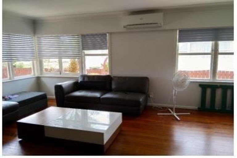 Photo of property in 4 Lansdown Avenue, Papatoetoe, Auckland, 2025