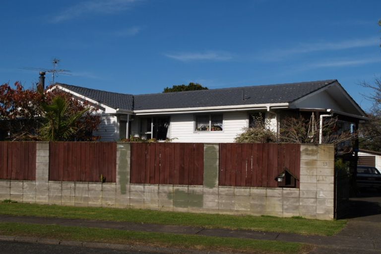 Photo of property in 13 Kivell Close, Mangere East, Auckland, 2024