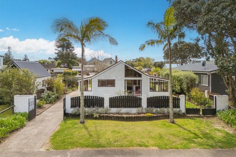 Photo of property in 39 Pauanui Beach Road, Pauanui, Hikuai, 3579